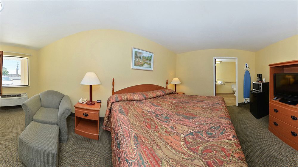 Days Inn By Wyndham Abbeville Exterior photo